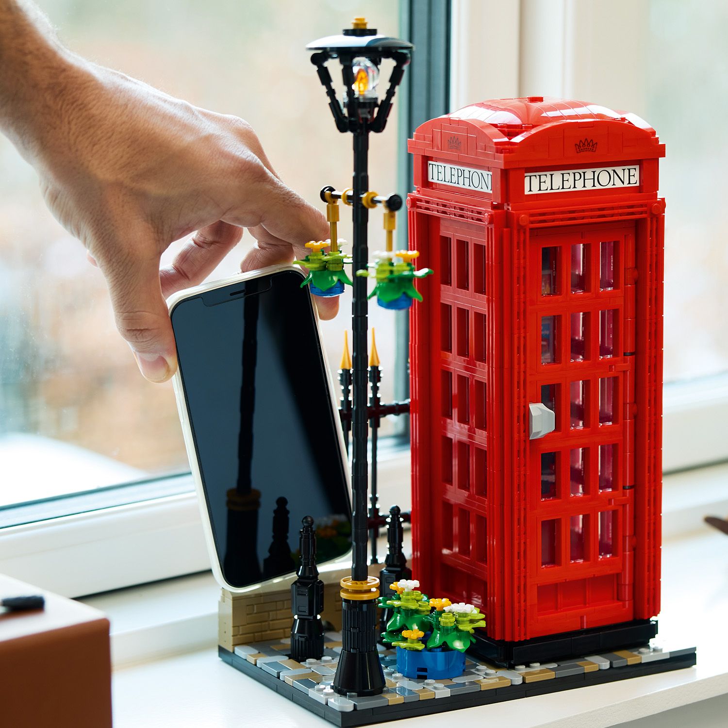 BrickMagic.Asia | 21347 LEGO® Ideas Red London Telephone Box